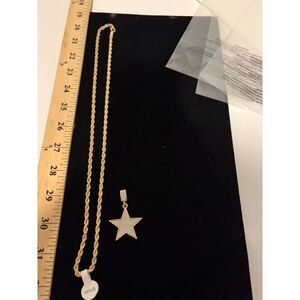 NEW 24" gold tone chain with lobster clasp and pendant -STAR
